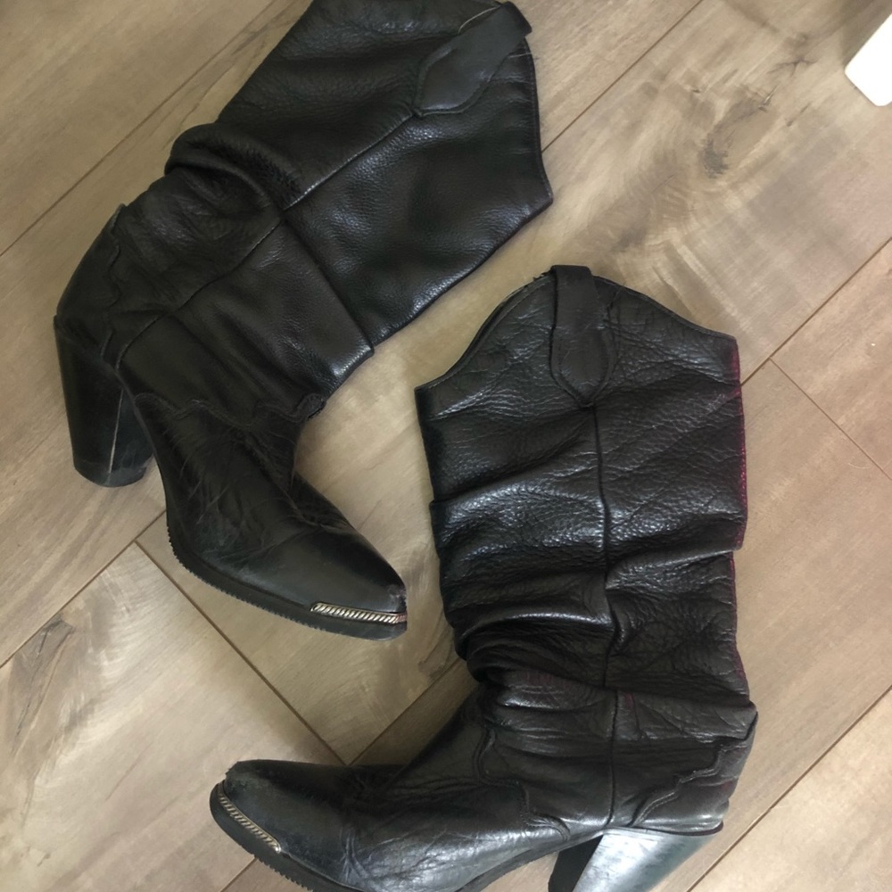 Black leather vintage cowboy heeled boot